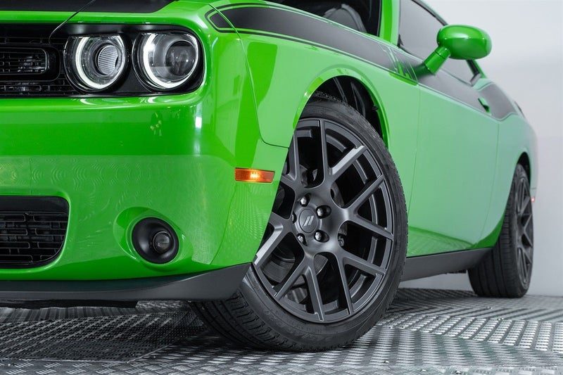 2017 Dodge Challenger R/T T/A Plus 5.7L Hemi, photo 2